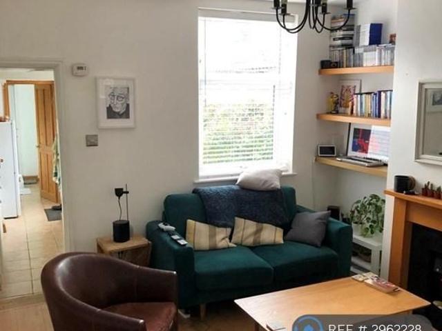 2 bedroom end of terrace house to rent