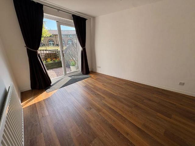2 bedroom end of terrace house to rent