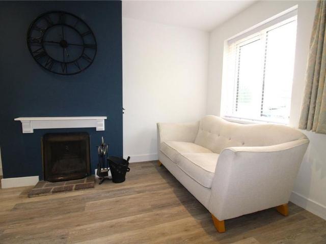2 bedroom end of terrace house to rent