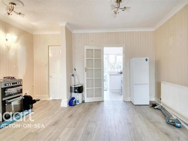 2 bedroom end of terrace house to rent