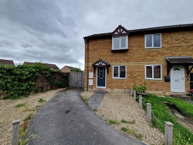 2 bedroom end of terrace house to rent