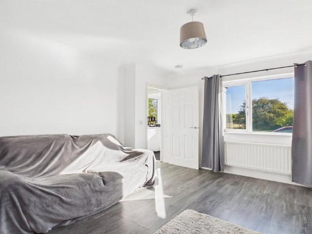 2 bedroom end of terrace house to rent