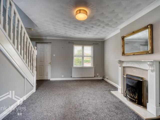 2 bedroom end of terrace house to rent