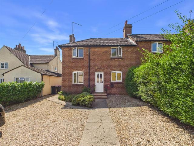 2 bedroom end of terrace house to rent