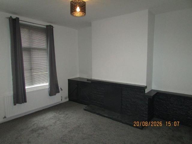 2 bedroom end of terrace house to rent