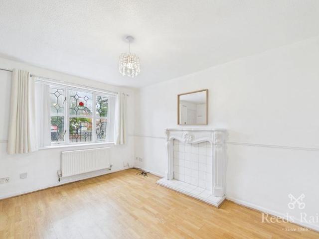 2 bedroom end of terrace house to rent