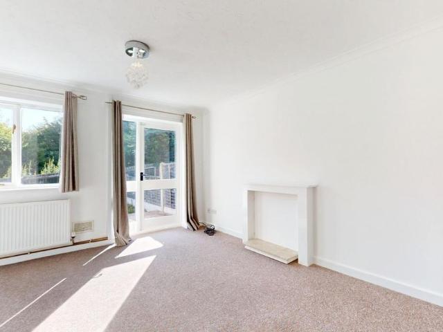 2 bedroom end of terrace house to rent