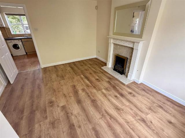 2 bedroom end of terrace house to rent