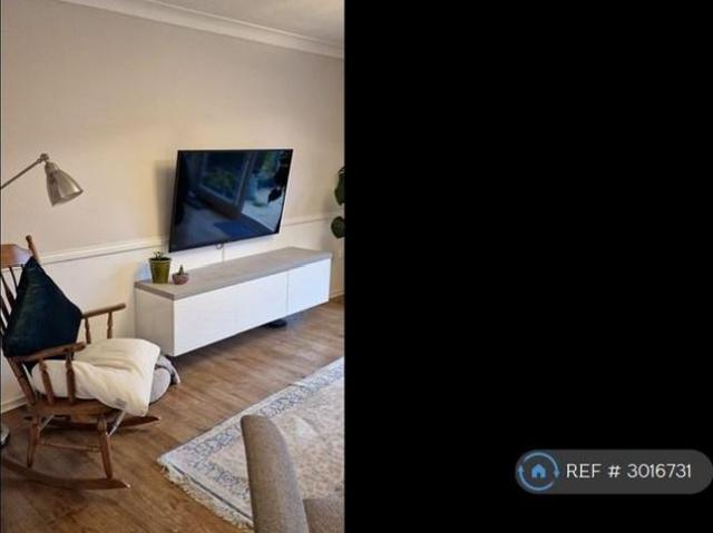2 bedroom end of terrace house to rent
