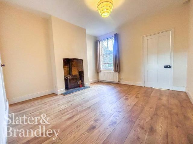 2 bedroom end of terrace house to rent