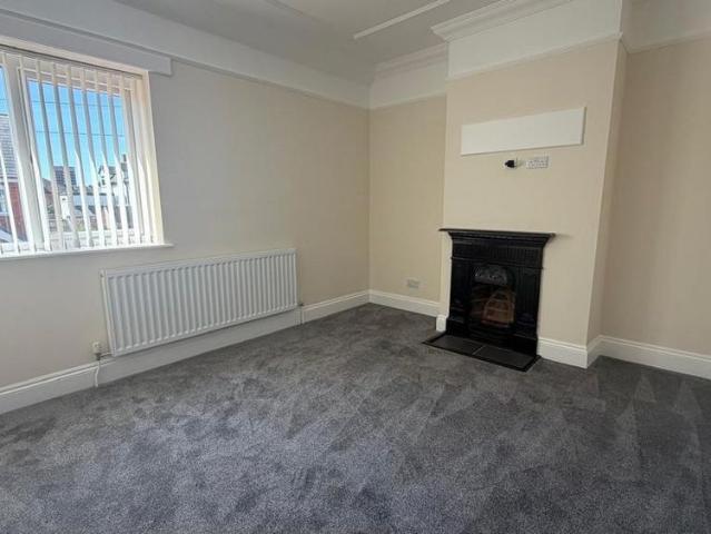 2 bedroom end of terrace house to rent