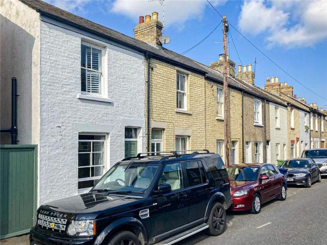 2 bedroom end of terrace house to rent