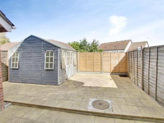 2 bedroom end of terrace house to rent