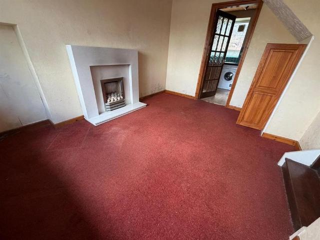2 bedroom end of terrace house to rent