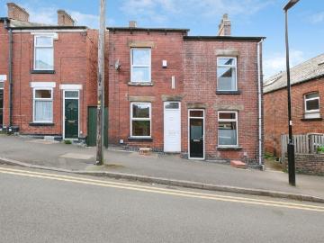 2 bedroom end of terrace house to rent