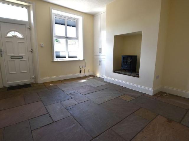 2 bedroom end of terrace house to rent