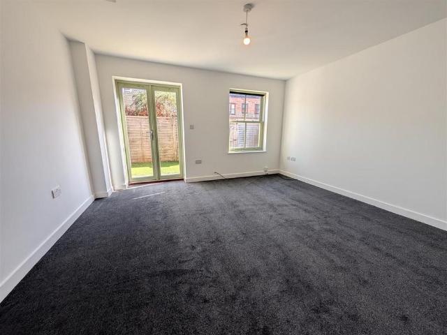 2 bedroom end of terrace house to rent