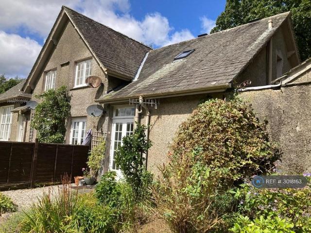 2 bedroom end of terrace house to rent