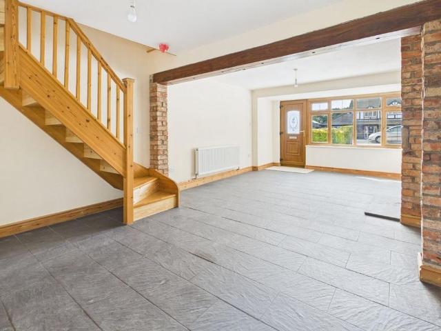 2 bedroom end of terrace house to rent