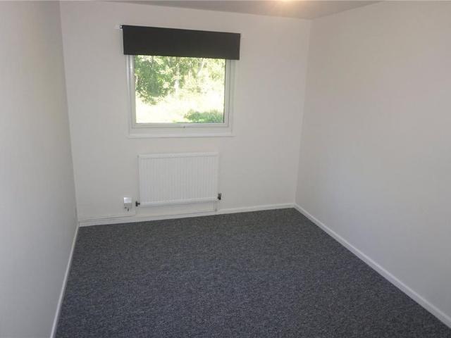 2 bedroom end of terrace house to rent