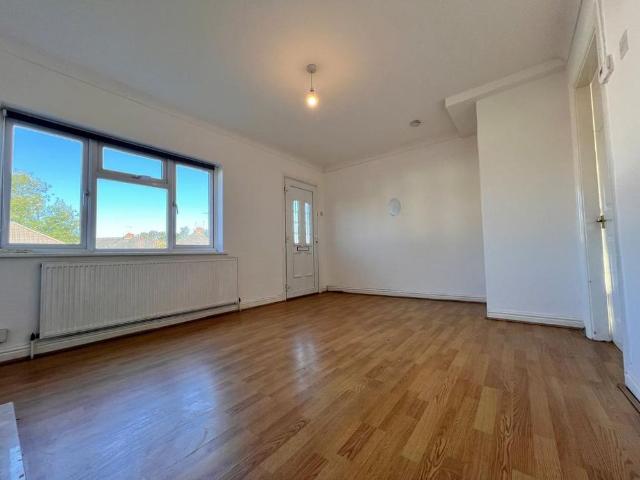 2 bedroom end of terrace house to rent