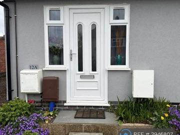 2 bedroom end of terrace house to rent