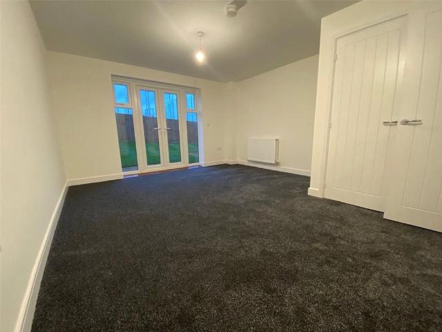 2 bedroom end of terrace house to rent