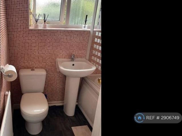 2 bedroom end of terrace house to rent
