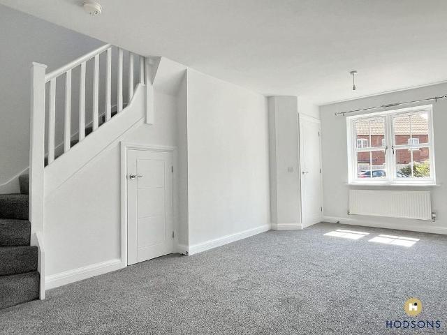 2 bedroom end of terrace house to rent