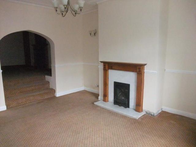 2 bedroom end of terrace house to rent