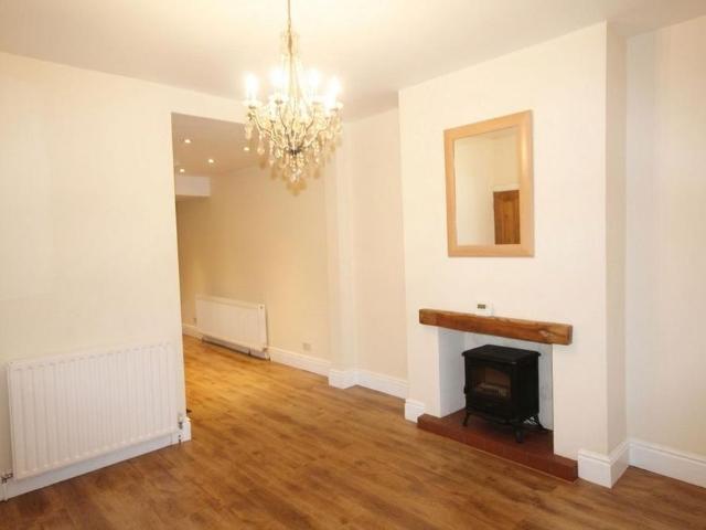 2 bedroom end of terrace house to rent