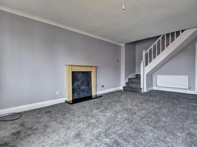 2 bedroom end of terrace house to rent
