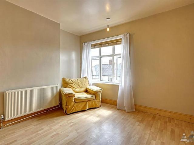 2 bedroom end of terrace house to rent