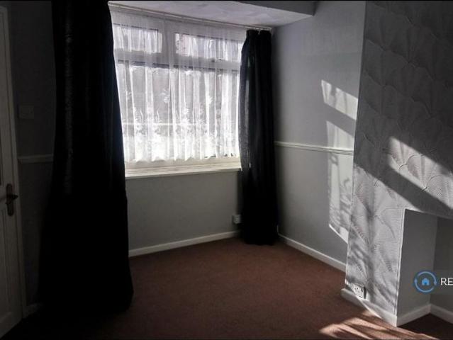 2 bedroom end of terrace house to rent