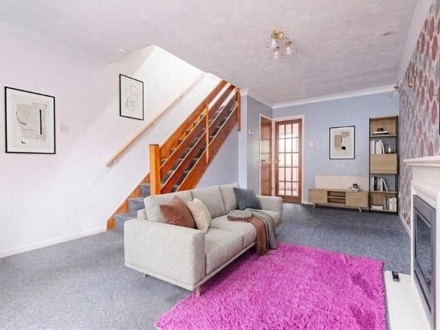 2 bedroom end of terrace house to rent