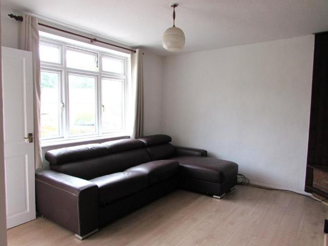 2 bedroom end of terrace house to rent