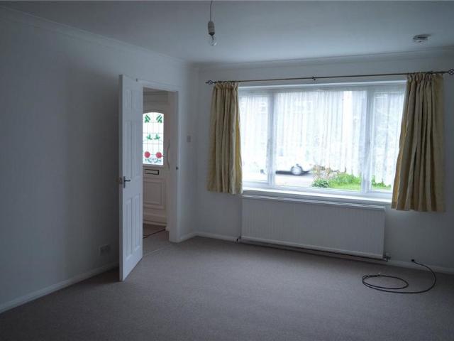 2 bedroom end of terrace house to rent