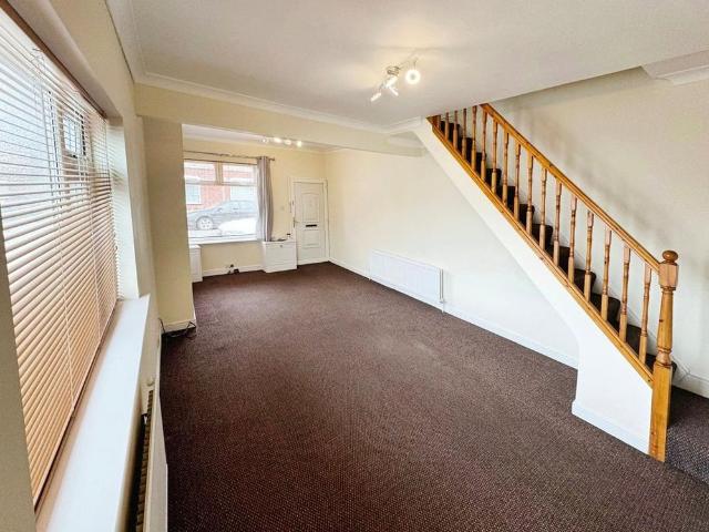 2 bedroom end of terrace house to rent