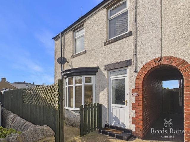 2 bedroom end of terrace house to rent