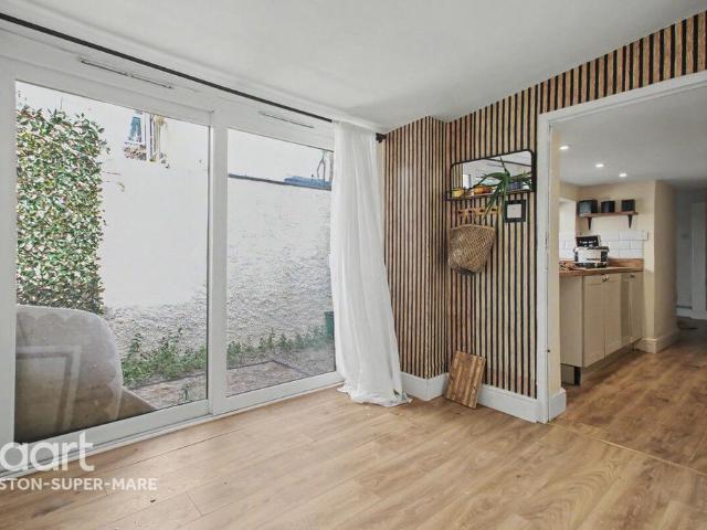 2 bedroom end of terrace house to rent
