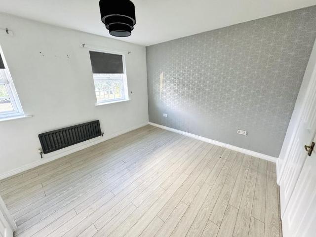 2 bedroom end of terrace house to rent