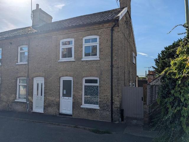 2 bedroom end of terrace house to rent