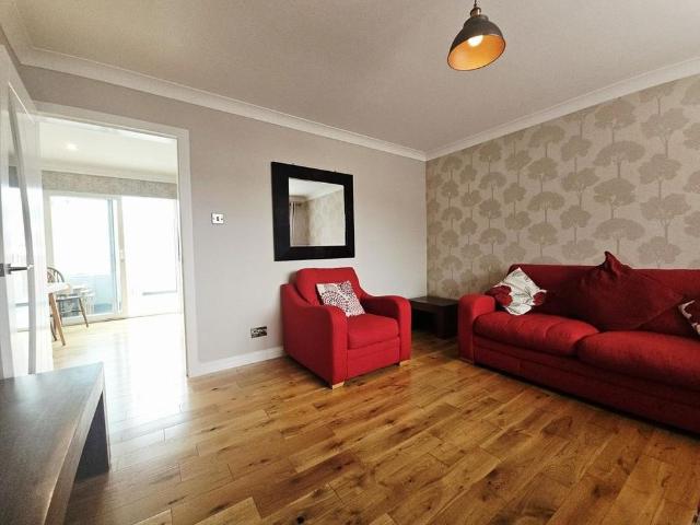 2 bedroom end of terrace house to rent