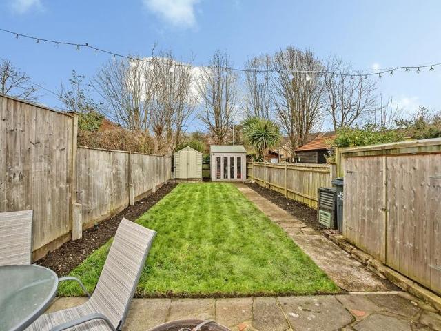 2 bedroom end of terrace house to rent