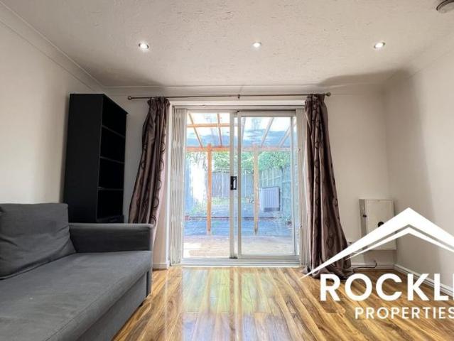 2 bedroom end of terrace house to rent