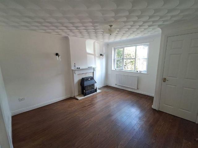 2 bedroom end of terrace house to rent