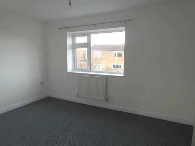 2 bedroom end of terrace house to rent