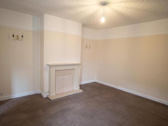 2 bedroom end of terrace house to rent