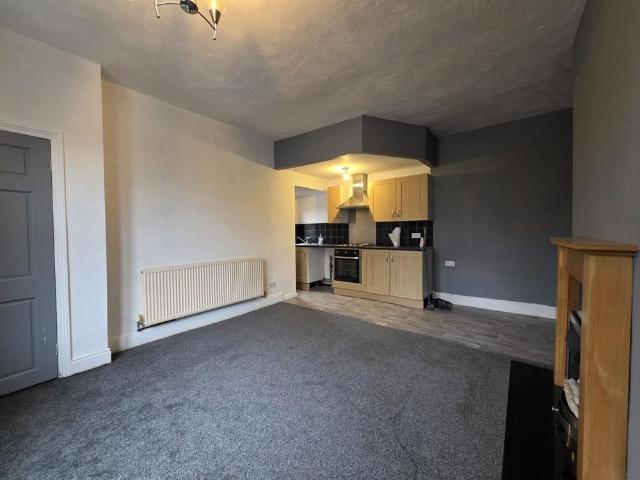 2 bedroom end of terrace house to rent