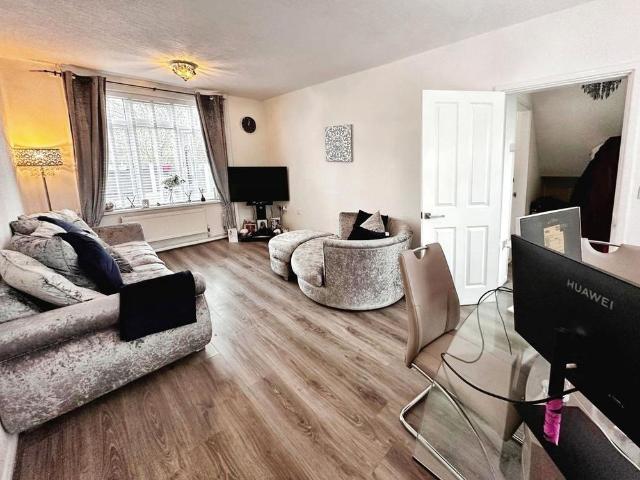 2 bedroom end of terrace house to rent